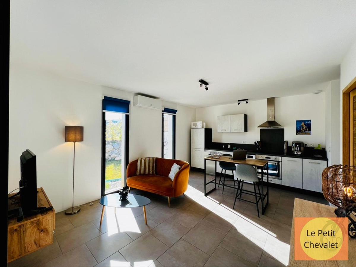 Logis Des Roches: Three With Exceptional Views * Buis-les-Baronnies