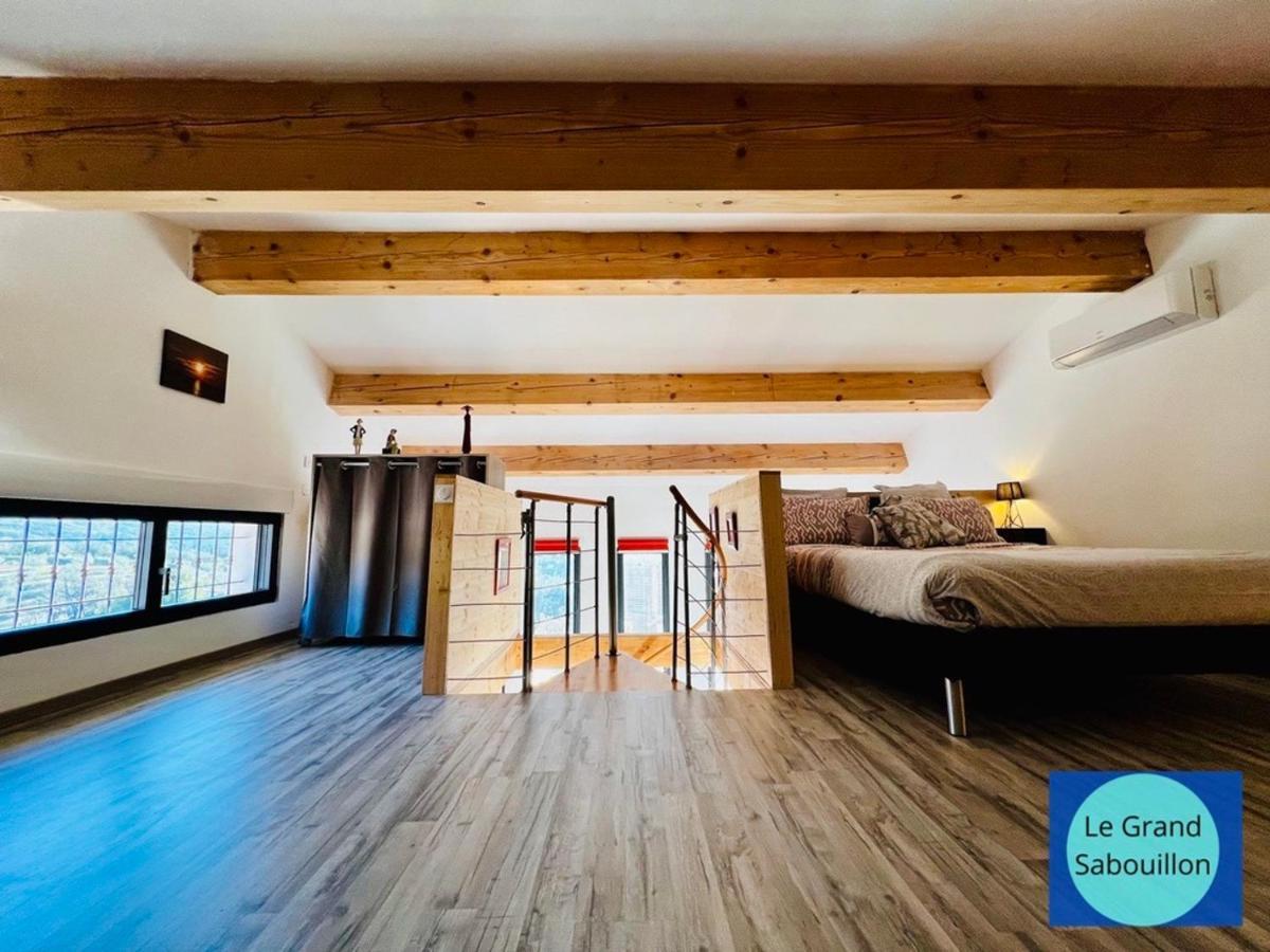 Logis Des Roches: Three With Exceptional Views * Buis-les-Baronnies