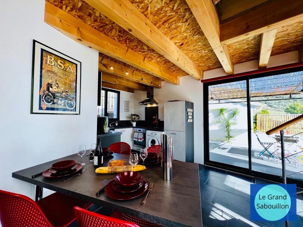 Logis Des Roches: Three With Exceptional Views *