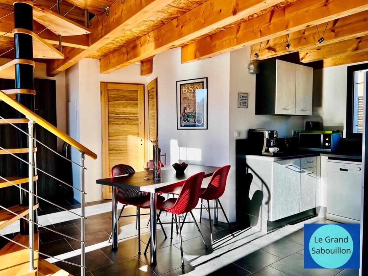 Logis Des Roches: Three With Exceptional Views *