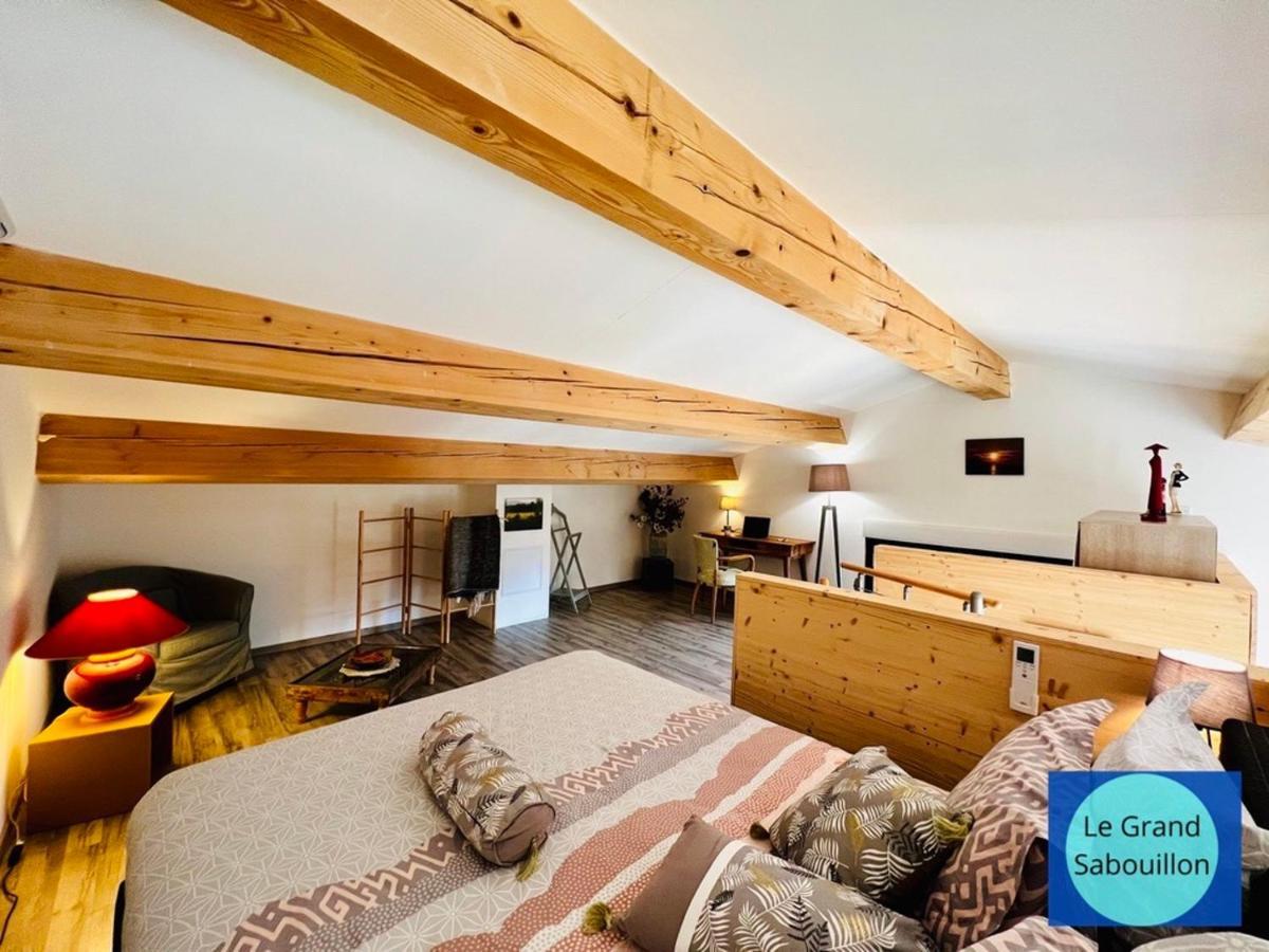 Logis Des Roches: Three With Exceptional Views *