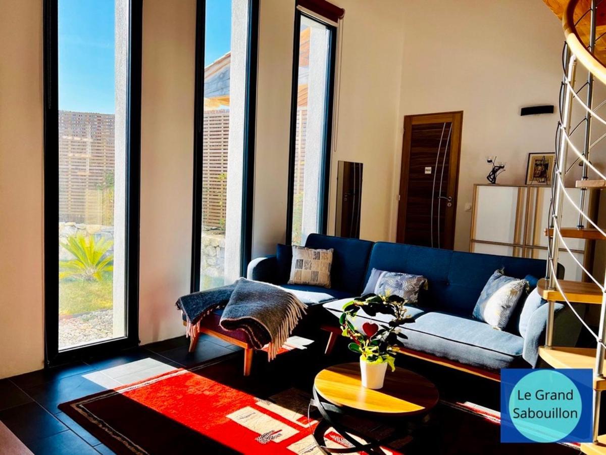 Logis Des Roches: Three With Exceptional Views *