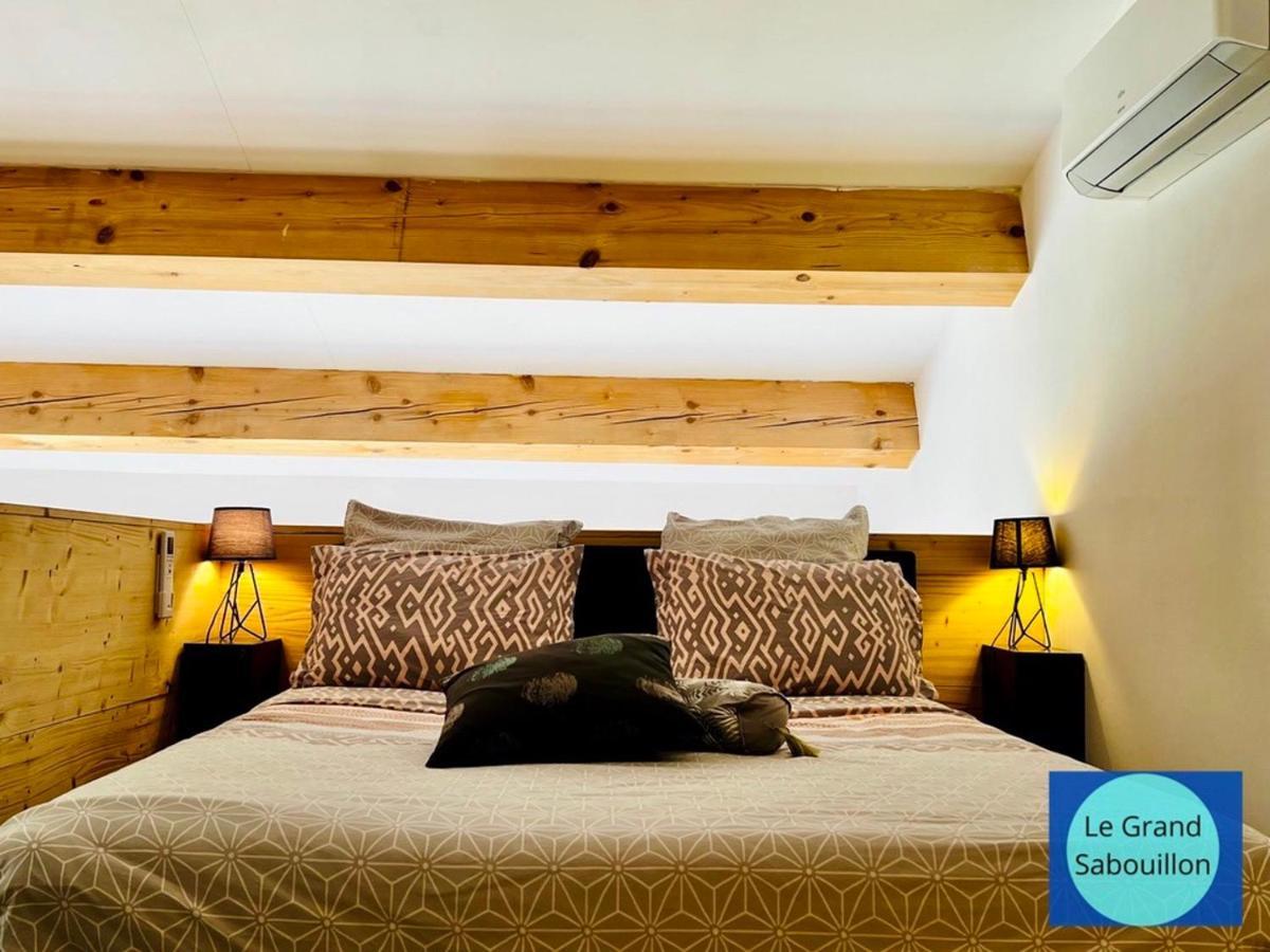 Logis Des Roches: Three With Exceptional Views * Buis-les-Baronnies