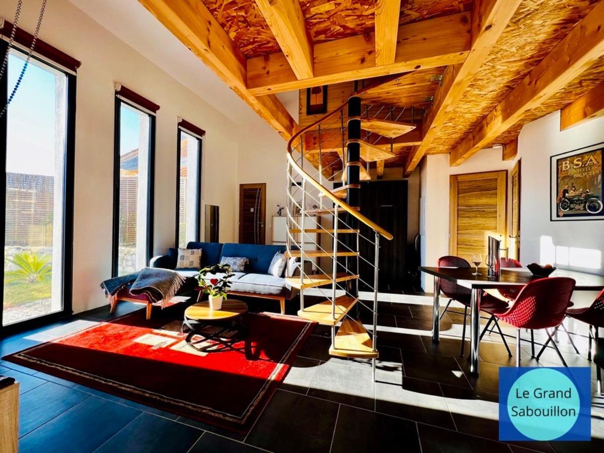 Logis Des Roches: Three With Exceptional Views *