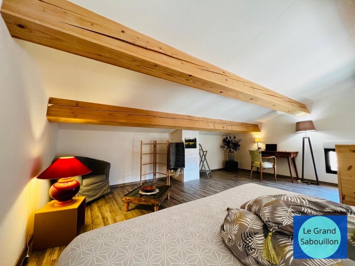 Logis Des Roches: Three With Exceptional Views *