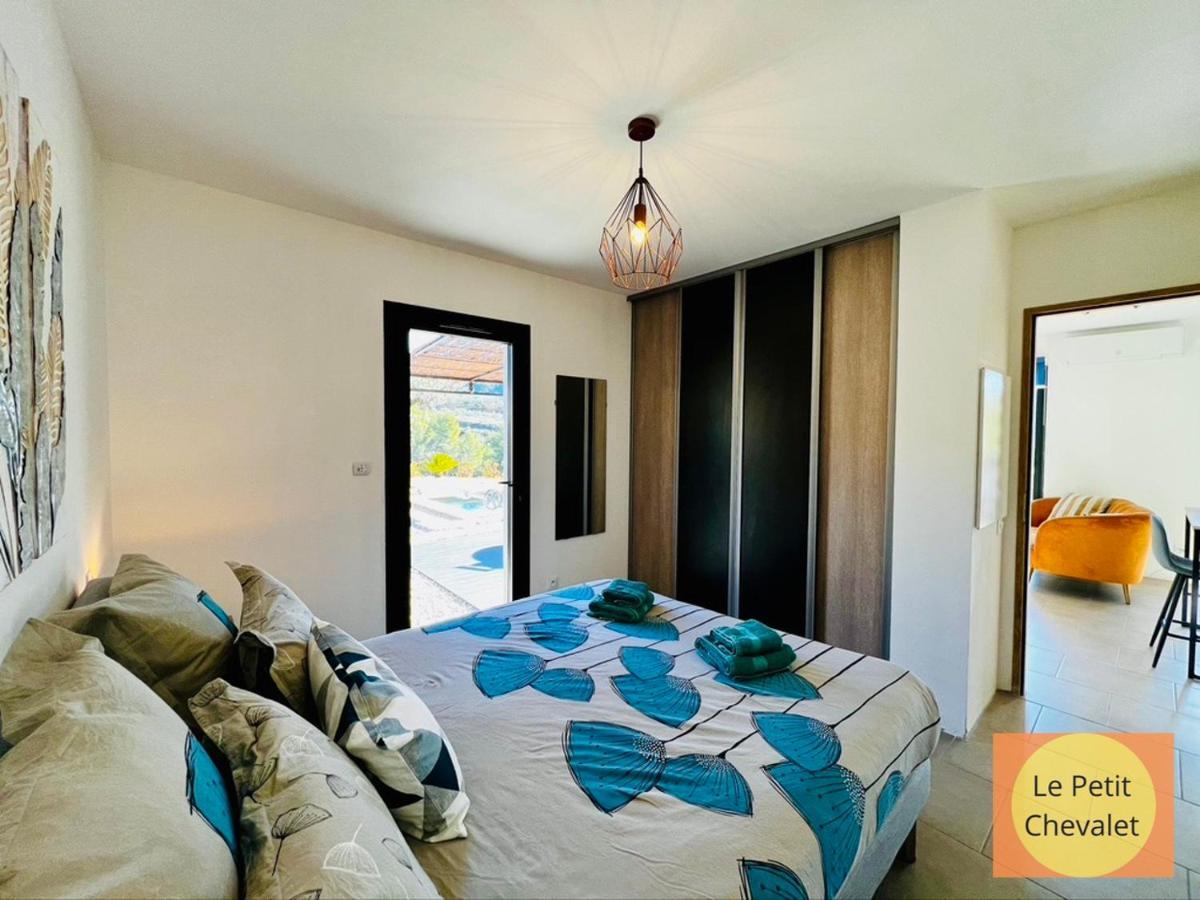 Logis Des Roches: Three With Exceptional Views Apartment
