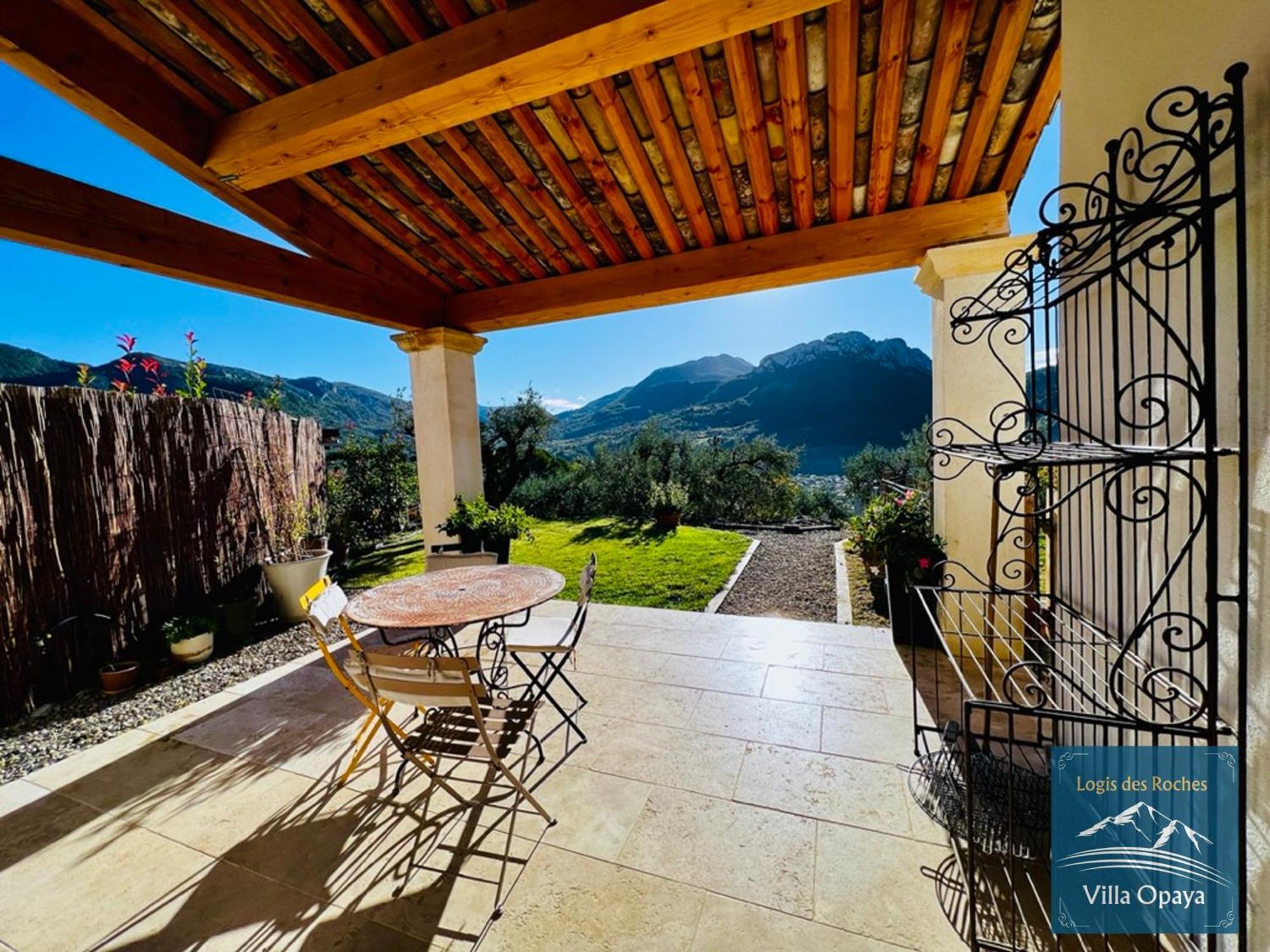 Logis Des Roches: Three With Exceptional Views * Buis-les-Baronnies