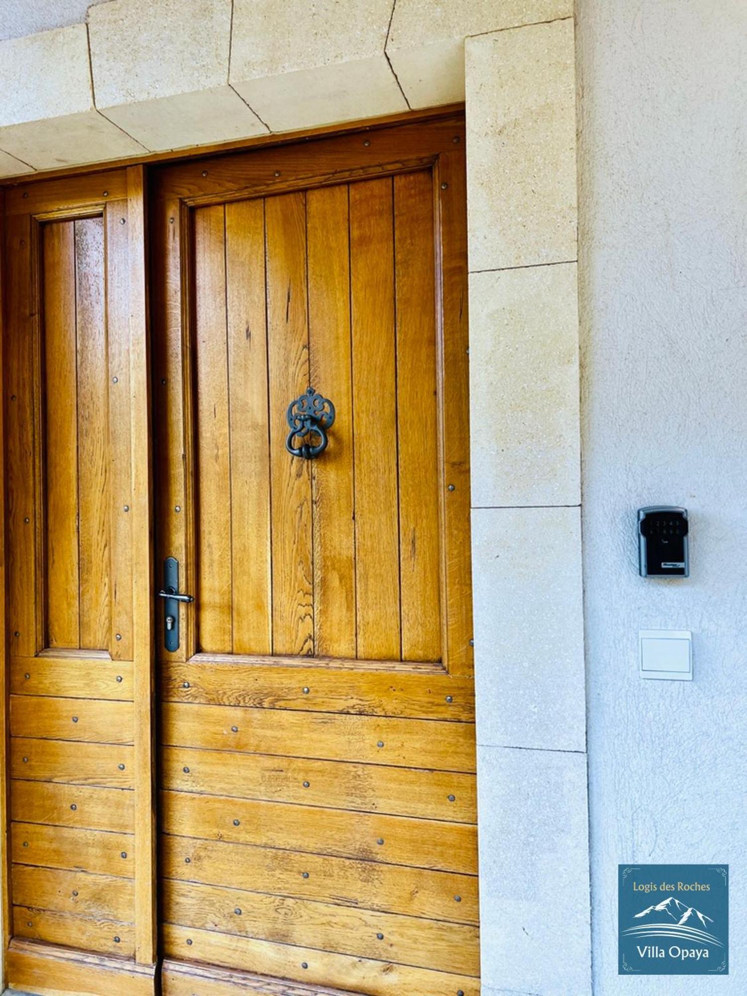 Logis Des Roches: Three With Exceptional Views * Buis-les-Baronnies