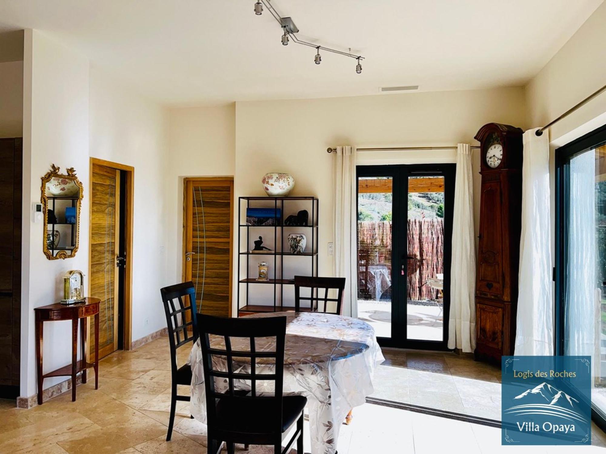 Logis Des Roches: Three With Exceptional Views Apartment Buis-les-Baronnies