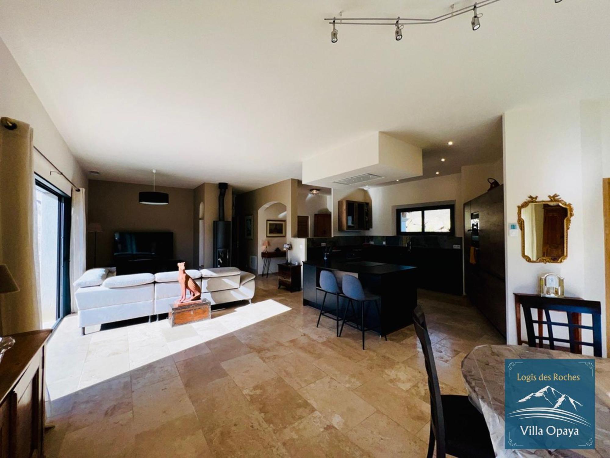 Logis Des Roches: Three With Exceptional Views *