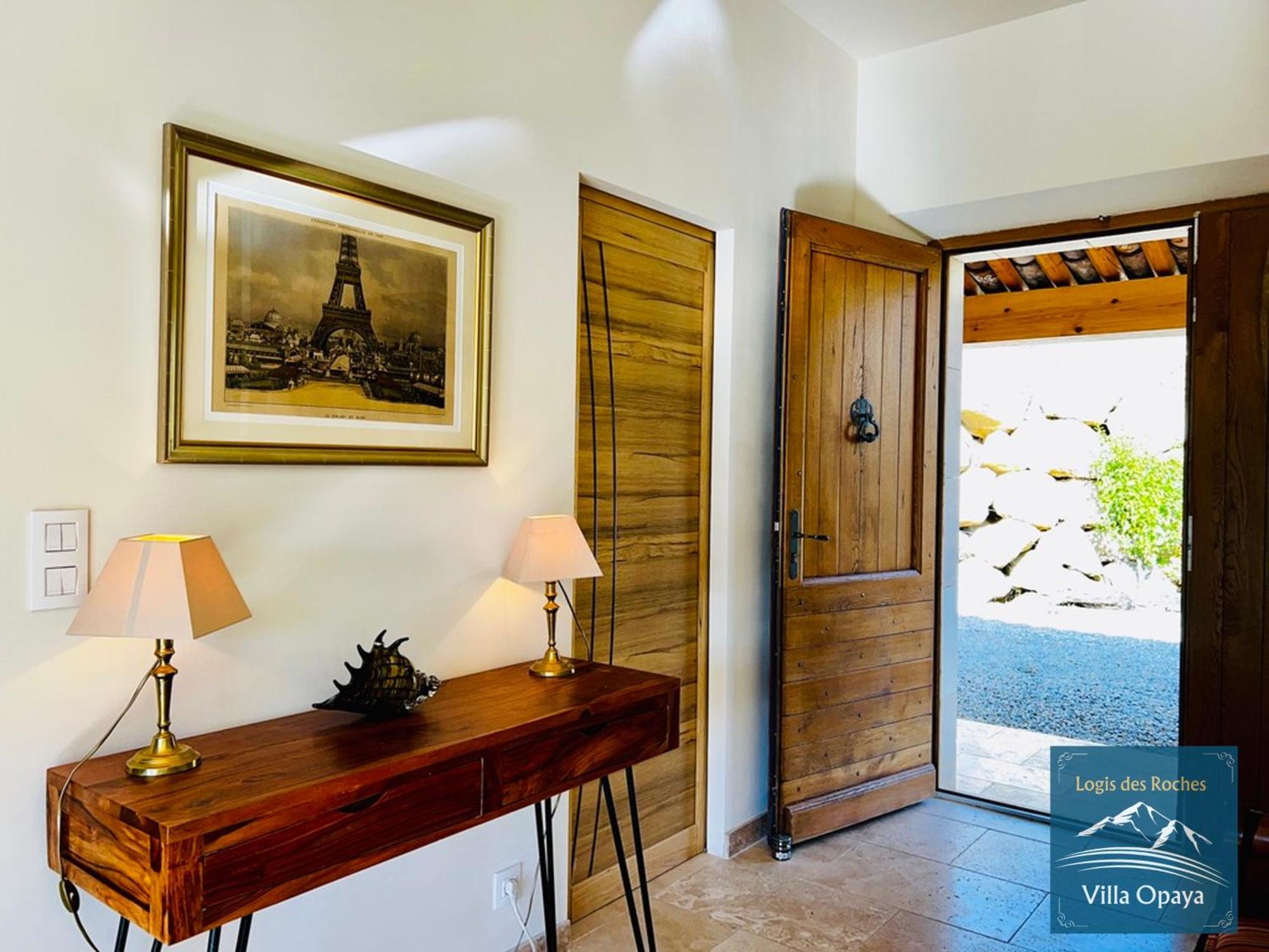 Logis Des Roches: Three With Exceptional Views * Buis-les-Baronnies