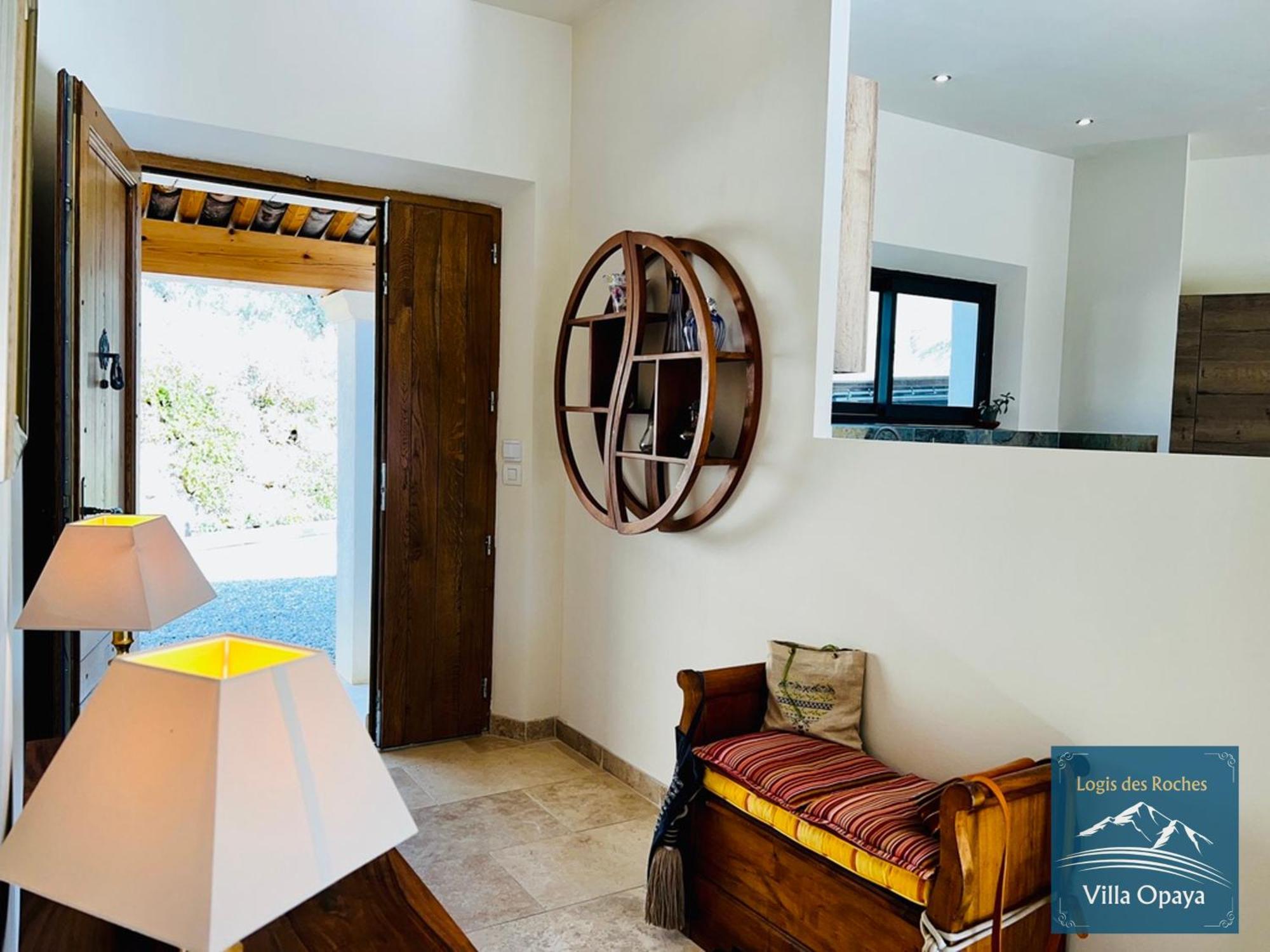 Logis Des Roches: Three With Exceptional Views * Buis-les-Baronnies