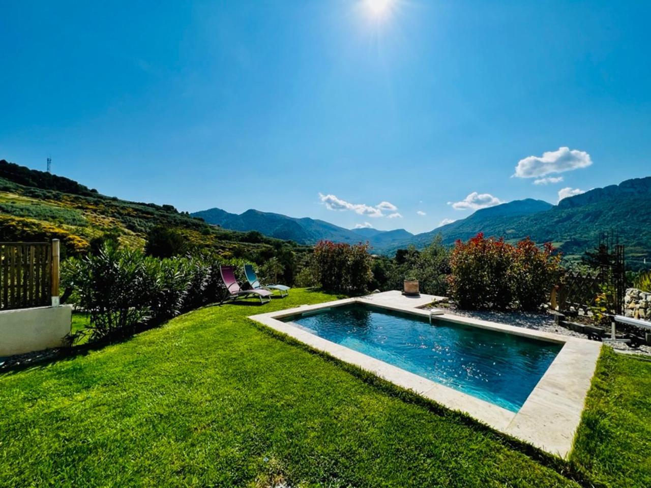 Logis Des Roches: Three With Exceptional Views